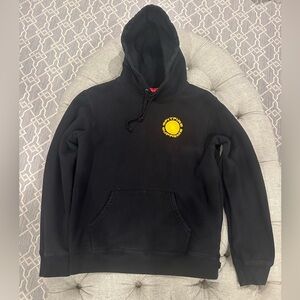 Black supreme unisex sweatshirt